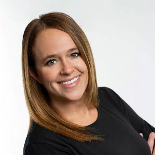Emilee-Snow-fort-union-office-ut-title-guarantee
